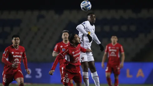 Ñublense se juega la clasificación en Ecuador.