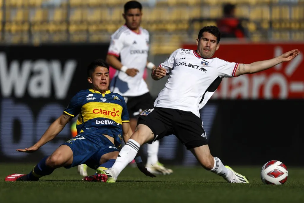 César Fuentes ha jugado 30 partidos en este 2023. Ha sido uno de los jugadores más utilizados por Gustavo Quinteros en Colo Colo. | Foto: Photosport.
