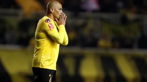 Humberto Suazo lamentando la derrota de San Luis de Quillota en Primera B.