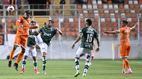 Wanderers y Cobreloa luchan por el ascenso.