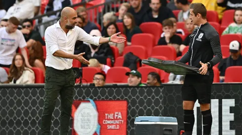 Guardiola reclamando por los descuentos