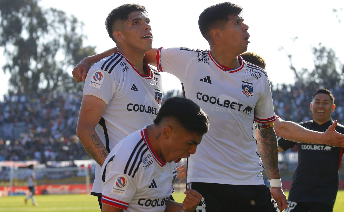 Thompson y Palacios meten a Colo Colo en la pelea por el título