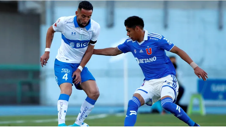Mauricio Isla enfrentando a Universidad de Chile en los cuartos de final en Copa Chile 2022.