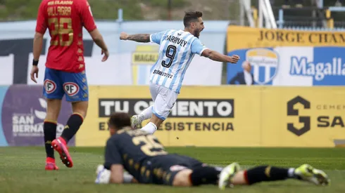 Magallanes logró superar a Unión Española con gol de Joaquín Larrivey.