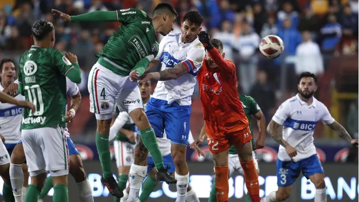 La tabla de posiciones quedó al rojo vivo tras el triunfo de Audax Italiano ante Universidad Católica.