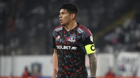 Colo Colo no quiere dejar partir a su capitán