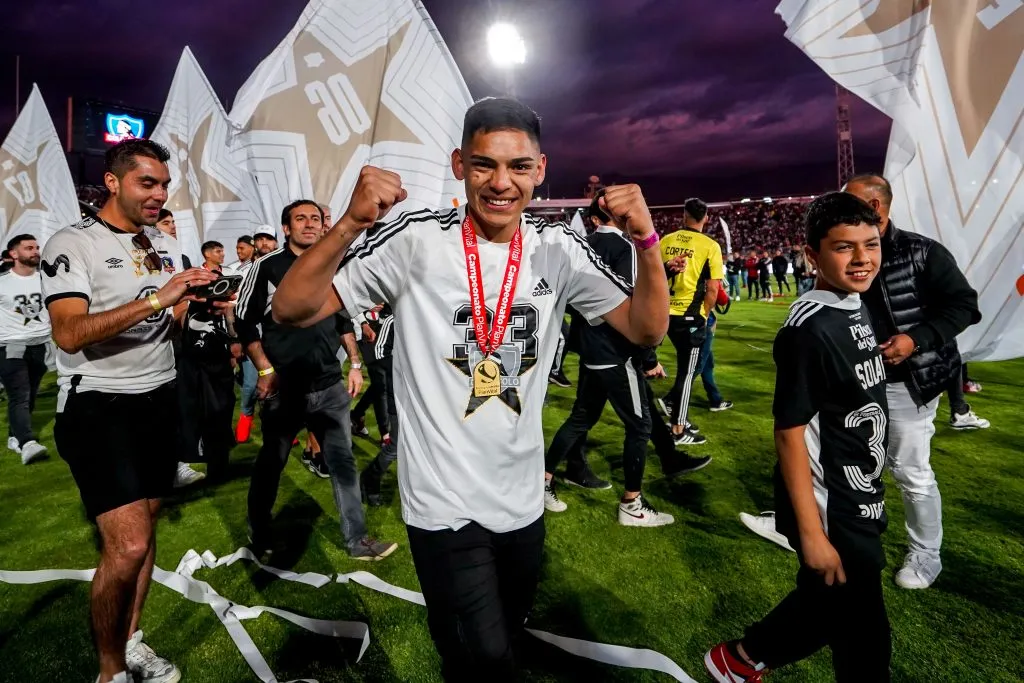 Joan Cruz se fue de Colo Colo tras un 2022 donde jugó prácticamente nada de la mano de Gustavo Quinteros. | Foto: Guillermo Salazar.
