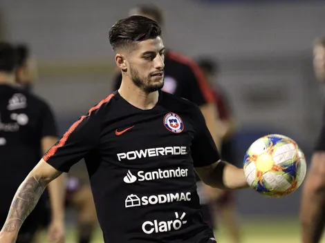 No vuelve: Sagal sigue en Europa y firma en exclub de Pinilla