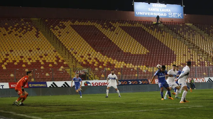 La U ganó el Clásico Universitario a puertas cerradas.