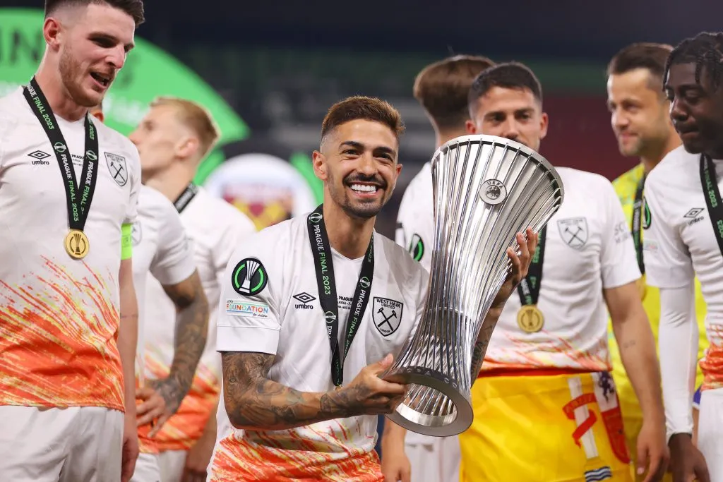 Manuel Lanzini ganó la Conference League en la última temporada con West Ham. Imagen: Getty.