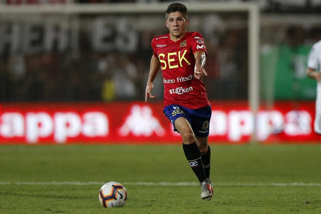 Unión Española arremetió legalmente contra Víctor Felipe Méndez y lo acusó de intento de estafa. | Foto: Photosport.