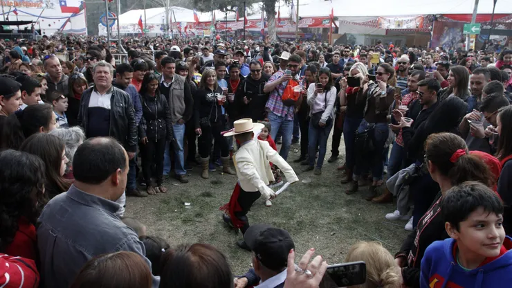 ¿Qué días son feriados para las Fiestas Patrias?