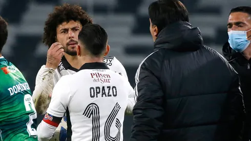 Esposa del Peluca Falcón cruza a Carcos.