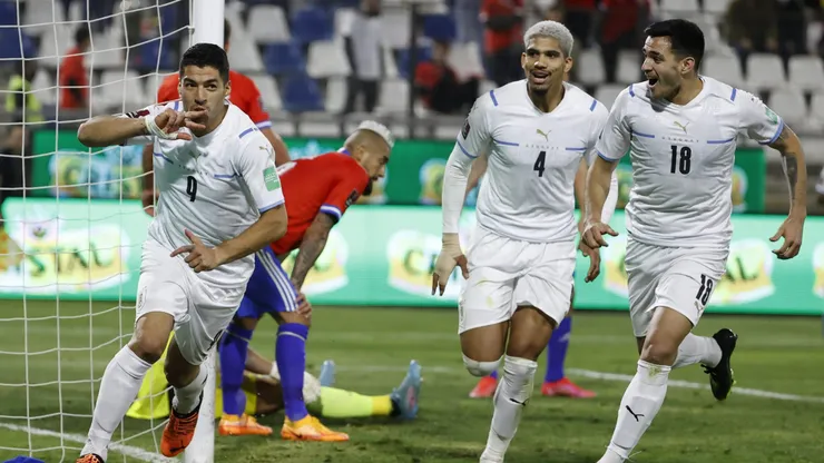 Uruguay lamenta la baja de su goleador histórico ante Chile