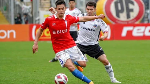 Alexander Aravena hace su regreso en la UC ante Colo Colo.