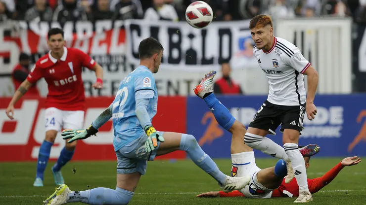 A falta de un entrenamiento: formaciones del Colo y la Católica.