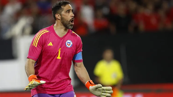 Claudio Bravo tampoco estuvo ante Uruguay, además de Colombia.