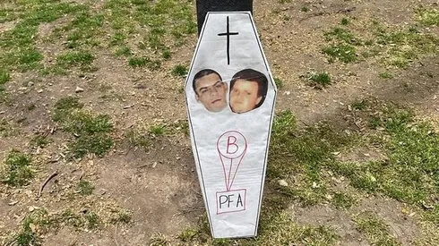 Los ataúdes que aparecieron en la sede de Huracán