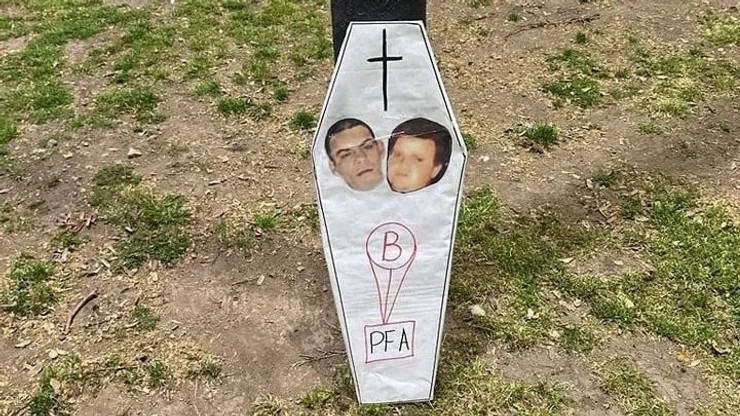 Los ataúdes que aparecieron en la sede de Huracán