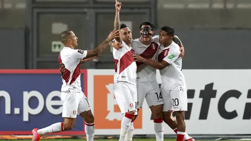 Cueva y Flores quedarán marginados por el DT Juan Reynoso