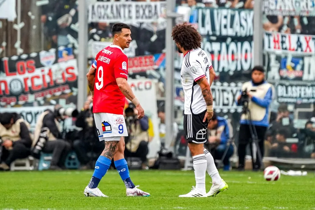 Fernando Zampedri vuelve al ataque de la UC ante Colo Colo. Foto: Guille Salazar, RedGol.