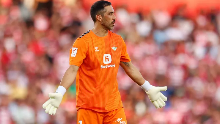 Claudio Bravo no logró recuperarse a tiempo para volver a las canchas ante Barcelona.