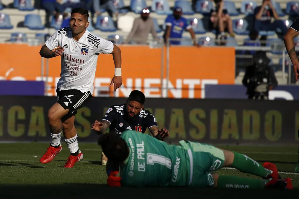 Ignacio Jara celebra el gol que le convirtió a Universidad de Chile en un Superclásico jugado en Rancagua que Colo Colo ganó por 3-1. (Andrés Piña/Photosport).