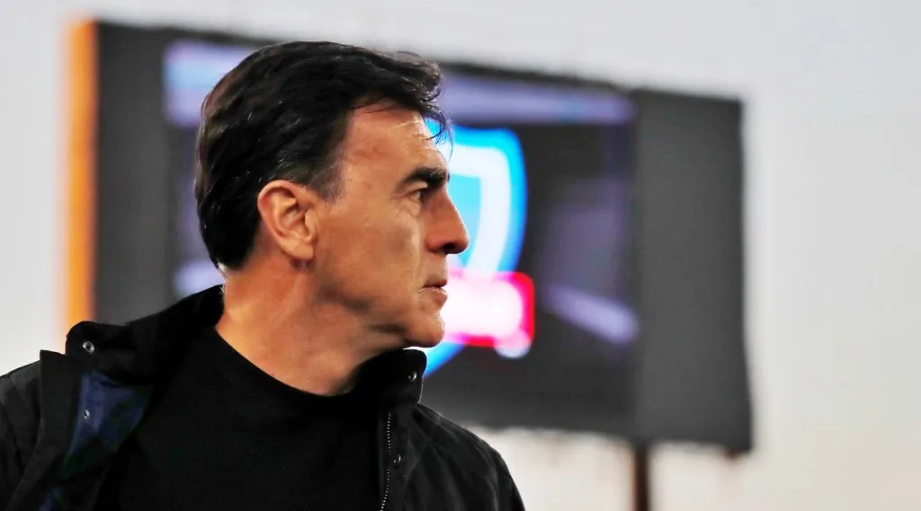 Gustavo Quinteros se juega dos títulos y su continuidad en Colo Colo. Foto: Photosport.