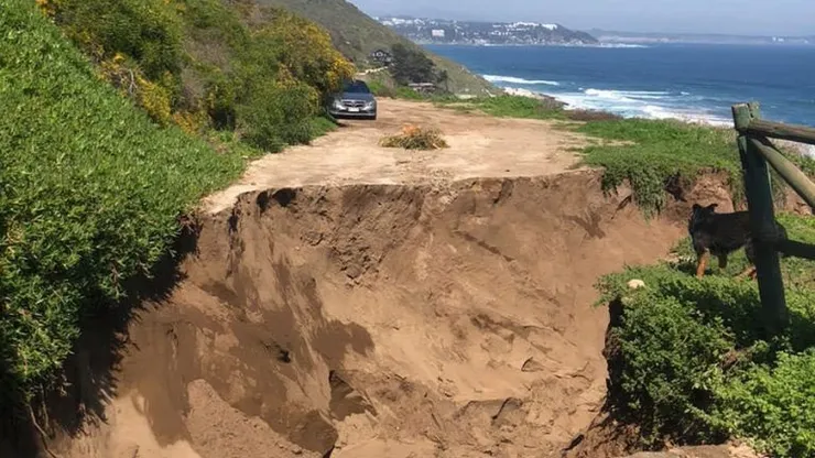 Sorprende socavón en Cachagua