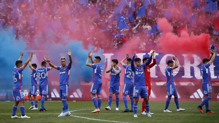 La U se reencuentra con su hinchada después de un mes