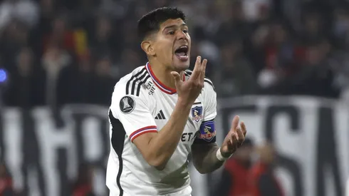 Valdivia respaldó a Pavez en Colo Colo