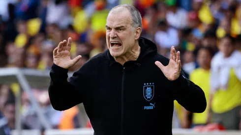 Dos nuevas renuncias en Uruguay por diferencias con el Loco Bielsa.
