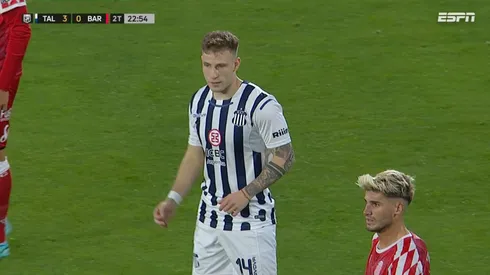 Bruno Barticciotto con la camiseta de Talleres