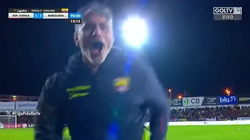 Diego López festejó con todo el gol que le dio la victoria al Barcelona ante Deportivo Cuenca.