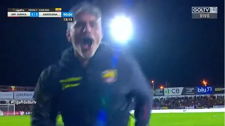 Diego López festejó con todo el gol que le dio la victoria al Barcelona ante Deportivo Cuenca.