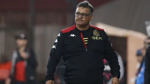 Ronald Fuentes no lo pasa nada bien en la Unión Española.