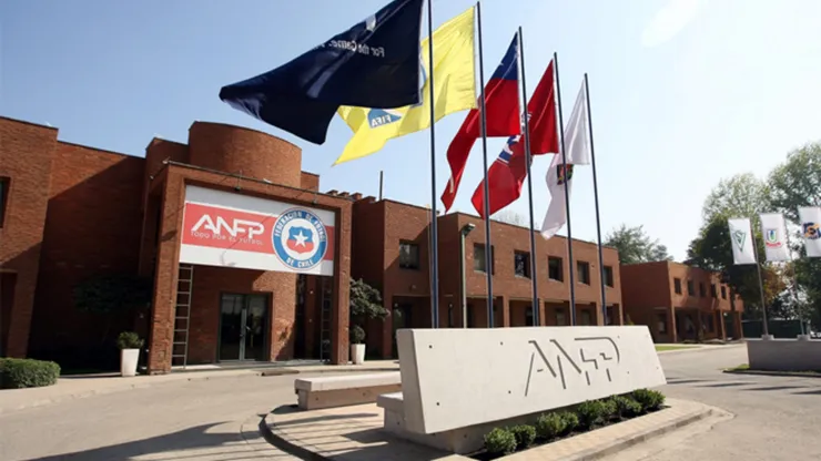 Unas deudas en La Serena desataron una pelea a golpes en el estacionamiento de la ANFP.
