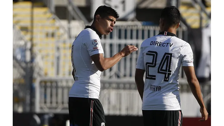 Esteban Pavez le da indicaciones a Jorge Araya, a quien podría enfrentar de nuevo en la Copa Chile.