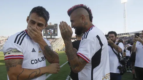 Vidal recibió el cariño de los colocolinos en la despedida de Paredes
