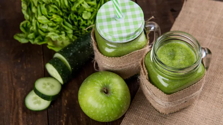 Así puedes hacer unos ricos batidos detox para desintoxicar el estómago
