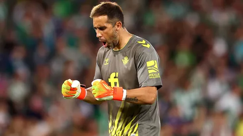 Claudio Bravo se estrenará esta temporada con Betis en Europa League.
