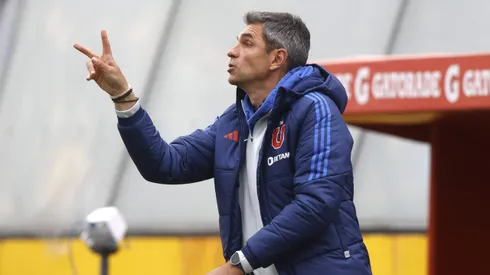 El entrenador de Universidad de Chile sigue en la crítica.