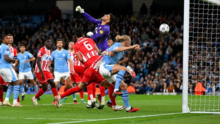 Un error garrafal del arquero permitió la remontada del Manchester City en Champions League.