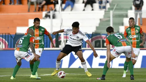 Pelé Álvarez, exdelantero de Colo Colo, aconseja a Damián Pizarro y Jordhy Thompson.