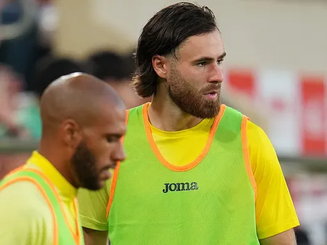 Preocupante: Ben mira desde la banca el empate del Villarreal