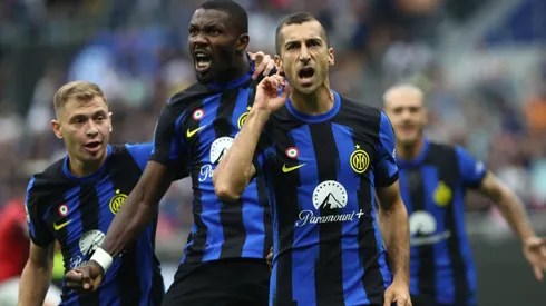 Henrikh Mhkitaryan fue la figura del gran triunfo del Inter ante el Milan en el clásico de la ciudad por la Serie A de Italia.