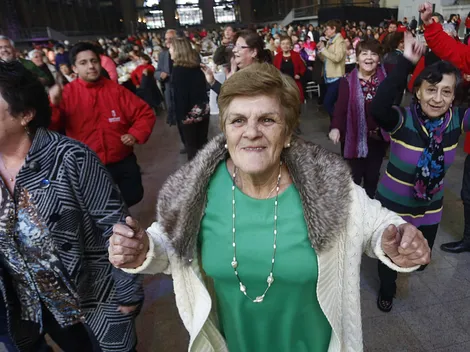 ¿Qué adultos mayores reciben el Aguinaldo de Fiestas Patrias?