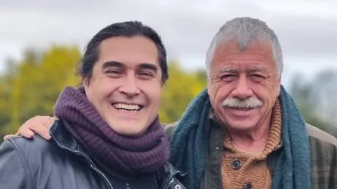 Caszely con Daniel Guerrero cantan una linda cueca