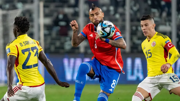 Arturo Vidal jugó a media máquina ante Colombia.