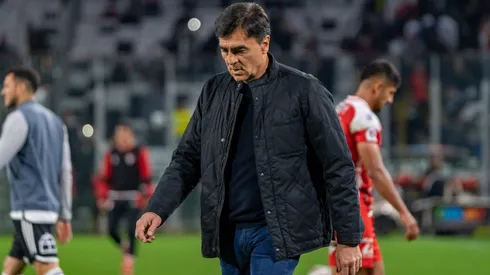 Gustavo Quinteros tiene contrato hasta fin de año en Colo Colo.